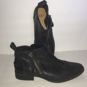 UGG Leather size 9 Good condition.